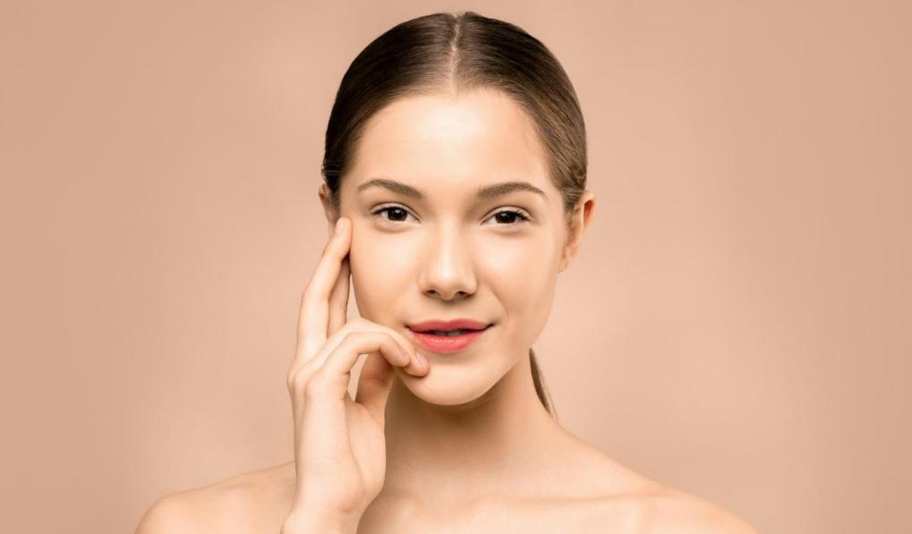 如何让身体皮肤变得细腻光滑,怎样才能使脸部皮肤光滑细腻美白