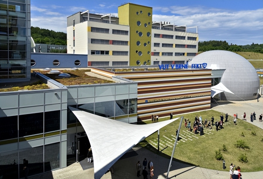 布尔诺理工大学——成立于1899年，现已发展成为一所捷克主要大学