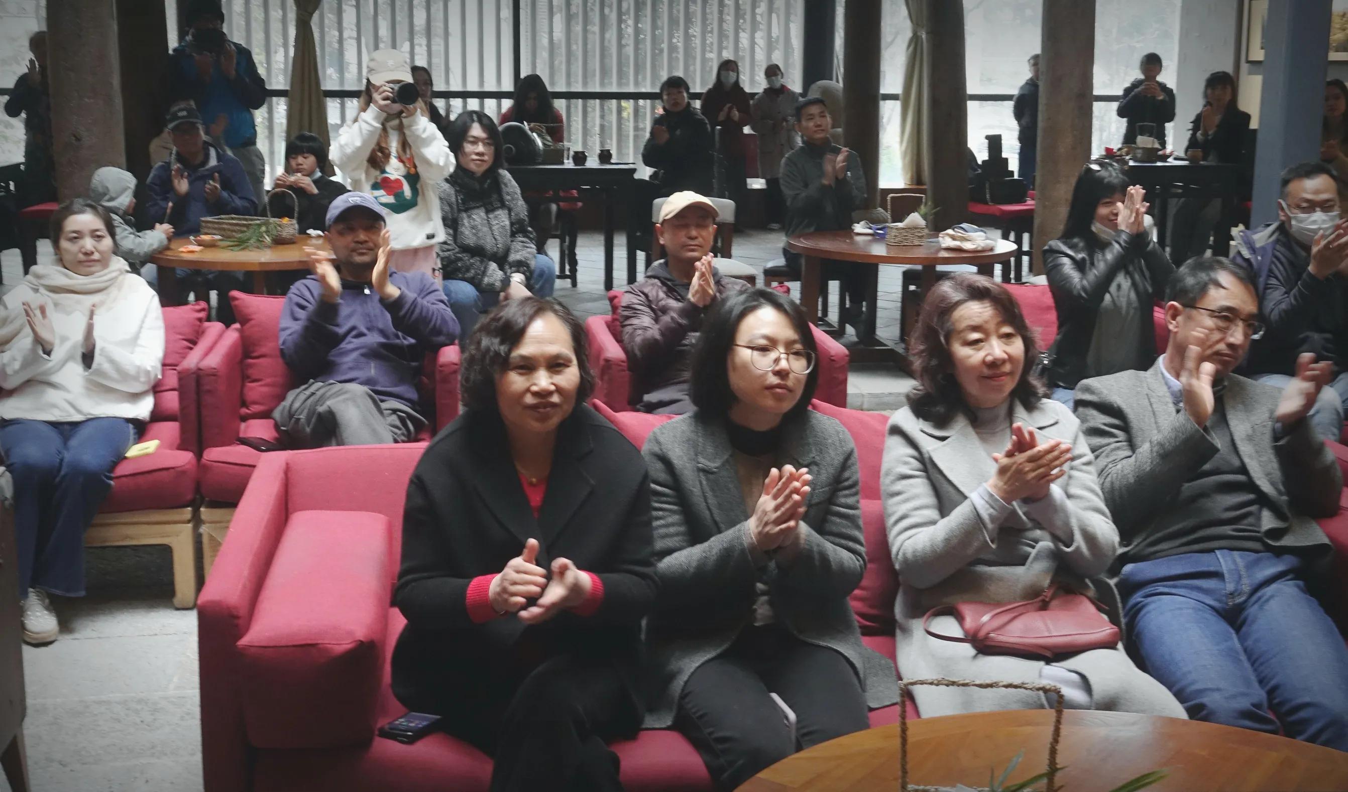 文献名邦在大理古城哪个门,文献名邦与白族服饰之美