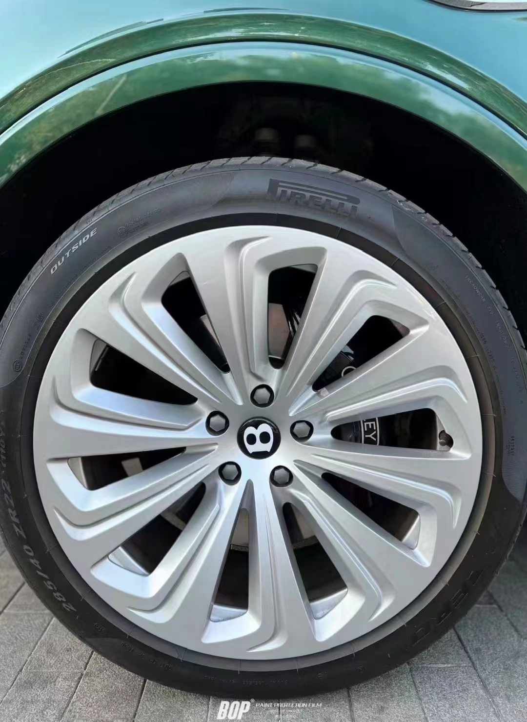 宾利添越到底值不值得买,宾利添越不值得买吗