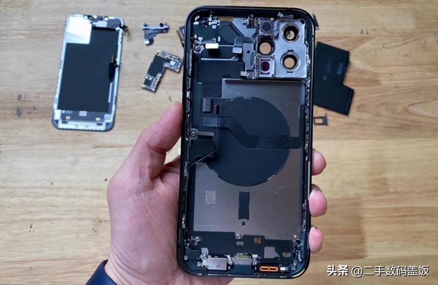 iphone12progsx验机,网友在闲鱼上买的iphonese2