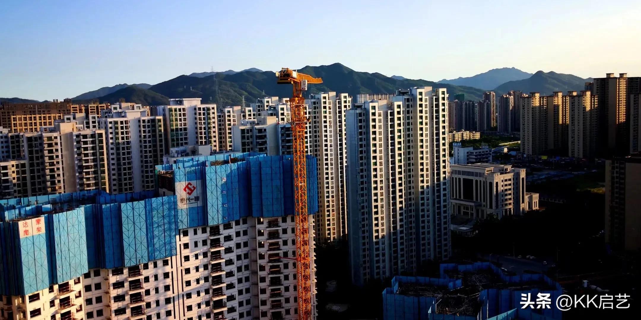 自己打着赤脚，却要笑话别*皮人**鞋上有灰