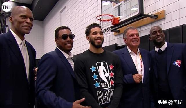 詹皇领衔众球星惊呼库里,nba评论詹姆斯隔扣加内特