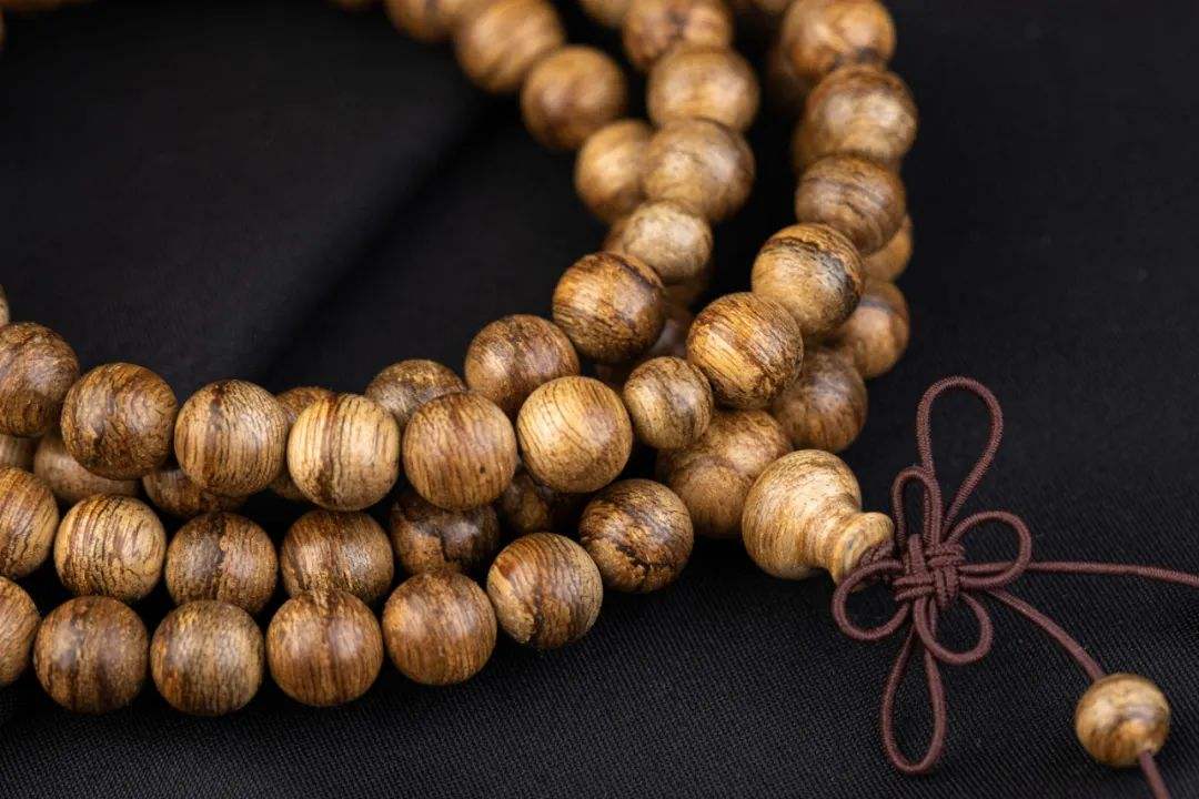 沉香手串保养的6种方法视频讲解,沉香到底需不需要盘串