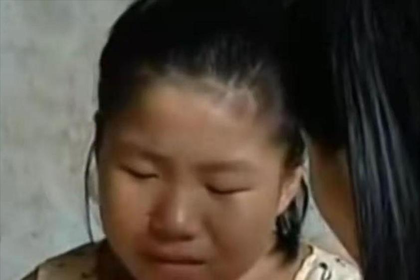 父亲瘫痪在床被老鼠啃食,瘫痪父亲被老鼠啃