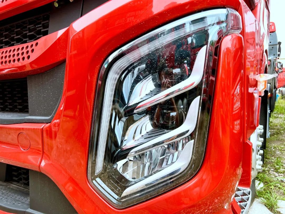 解放重卡j6最新车型前四后八,解放重卡j6v