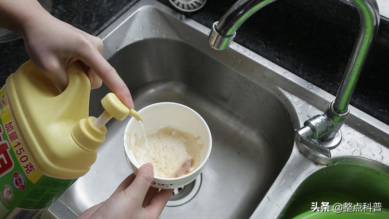 洗洁精是害人精这种说法对吗,洗洁精对人体的危害谣言