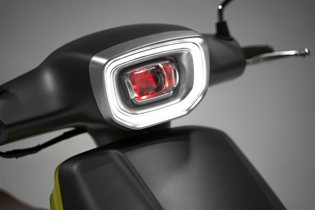 南方飞戈复古150踏板摩托车,新款复古踏板车150上市