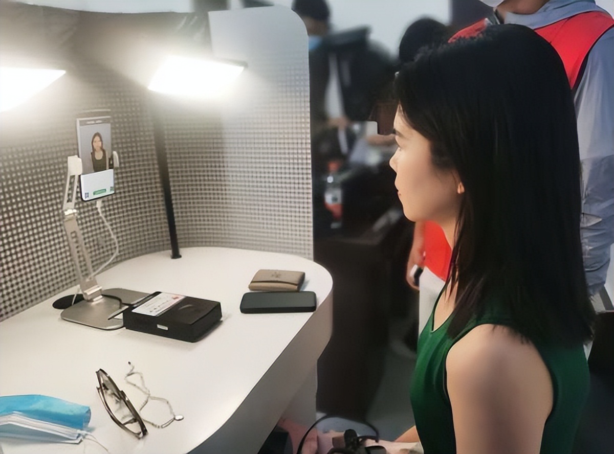 5个月拍照38900张！驾驶证证件照“浙里拍”拍到你满意