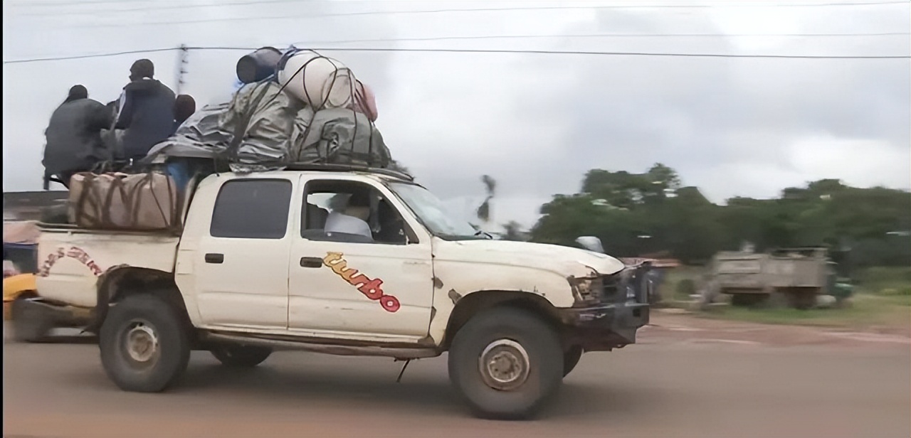 这个国家抄美国“作业”,如今穷到买拖鞋都得分期，雨天全国瘫痪