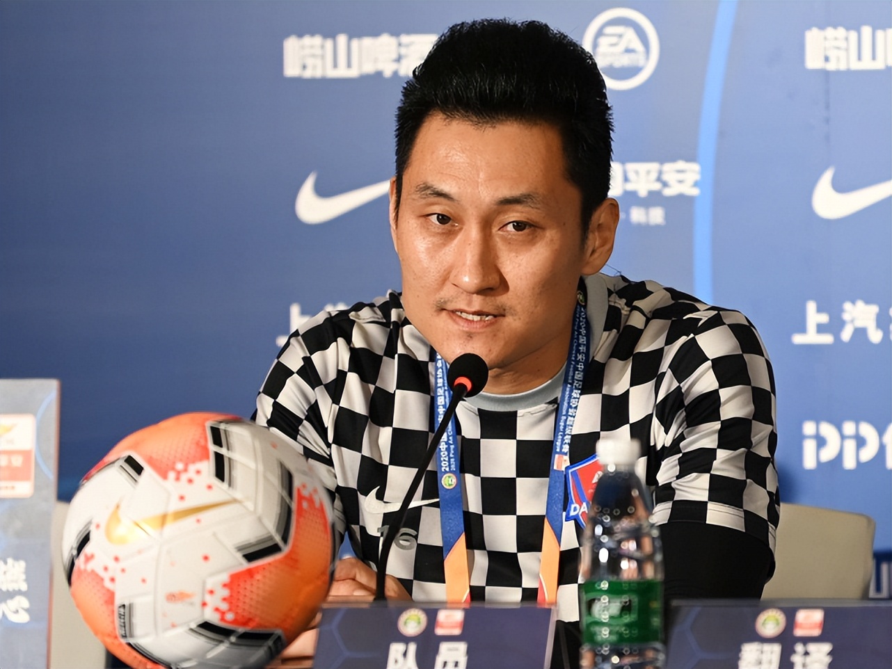 重庆队最新引援,重庆新赛季足球队员名单公布情况