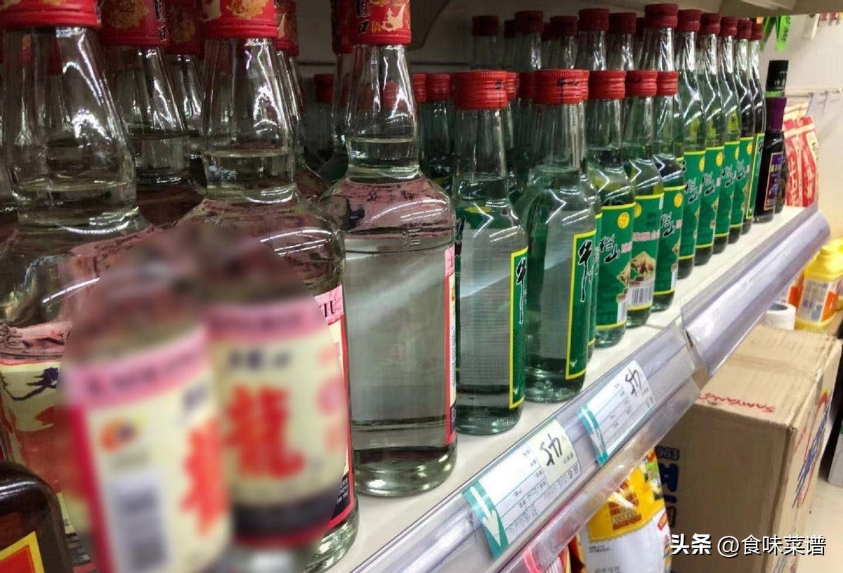 众多韩国游客涌向中国，说是旅游，走时包中却装满白酒，啥情况？