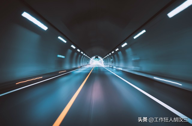 找有保险的工作,现在做保险行业有前途吗