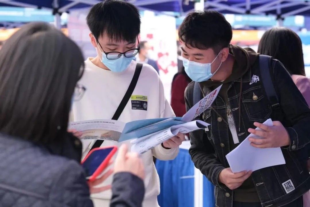 应届毕业生写简历容易忽略什么,hr眼中的大学生简历无非三种