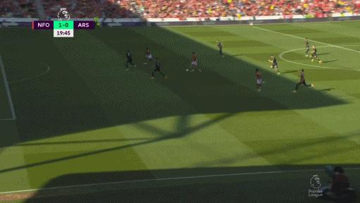 阿森纳0比3惨败布莱顿,曼城逆转阿森纳英超夺冠