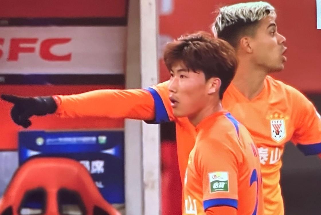 谢文能帅照,山东泰山的小将谢文能