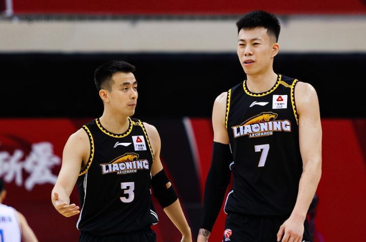 震惊！顶尖球手争议不断，胜负未定，谁才是真正的王者？