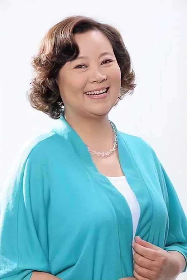 32岁离异后嫁给小8岁男人,32岁离异后嫁给小8岁的男人