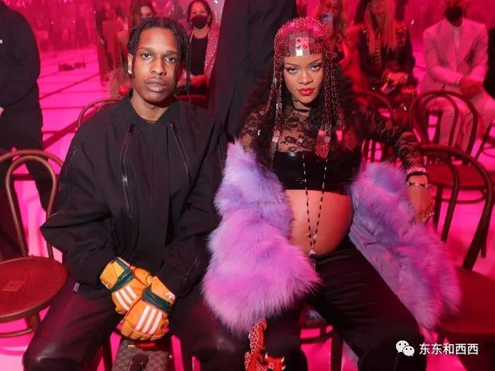 穿比基尼挺巨肚亮相巴黎2度街头,瓜友预言她敢直播生孩子……