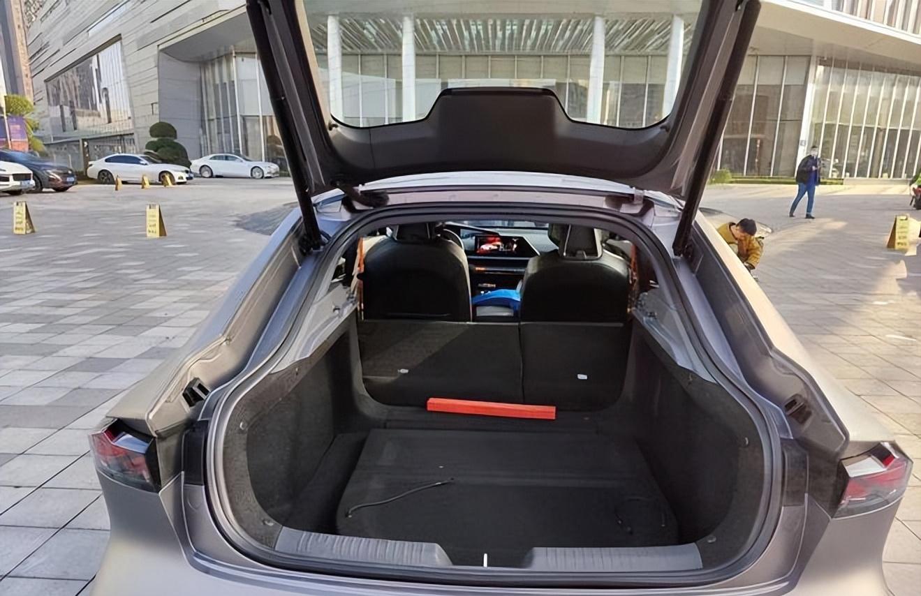 长安uni-v正式上市,华系崛起