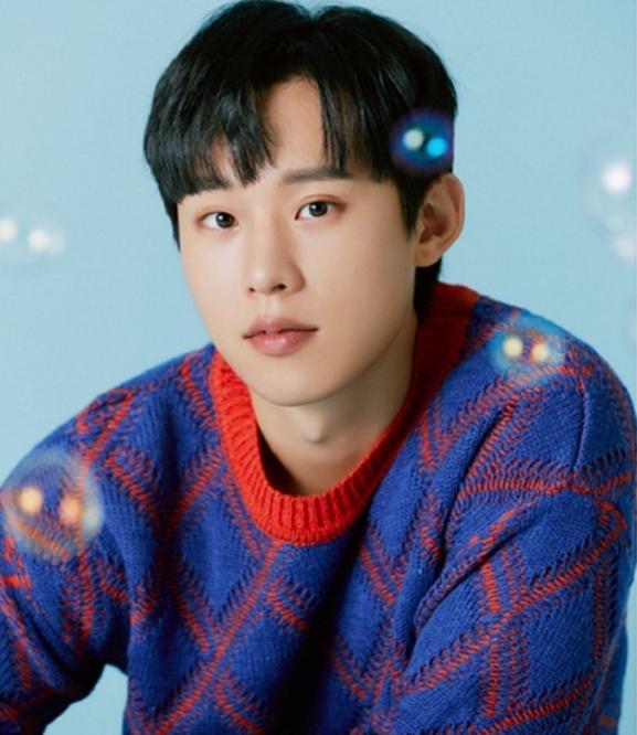 *服私**很会穿的小哥哥金圣喆阳光帅气尽显少年感