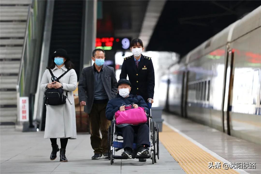 乘坐火车电话号码必须填自己的吗,乘坐火车想咨询什么电话