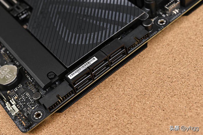 乔思伯松果d41mesh副屏版白色机箱,乔思伯d41标准版能后期加装副屏吗