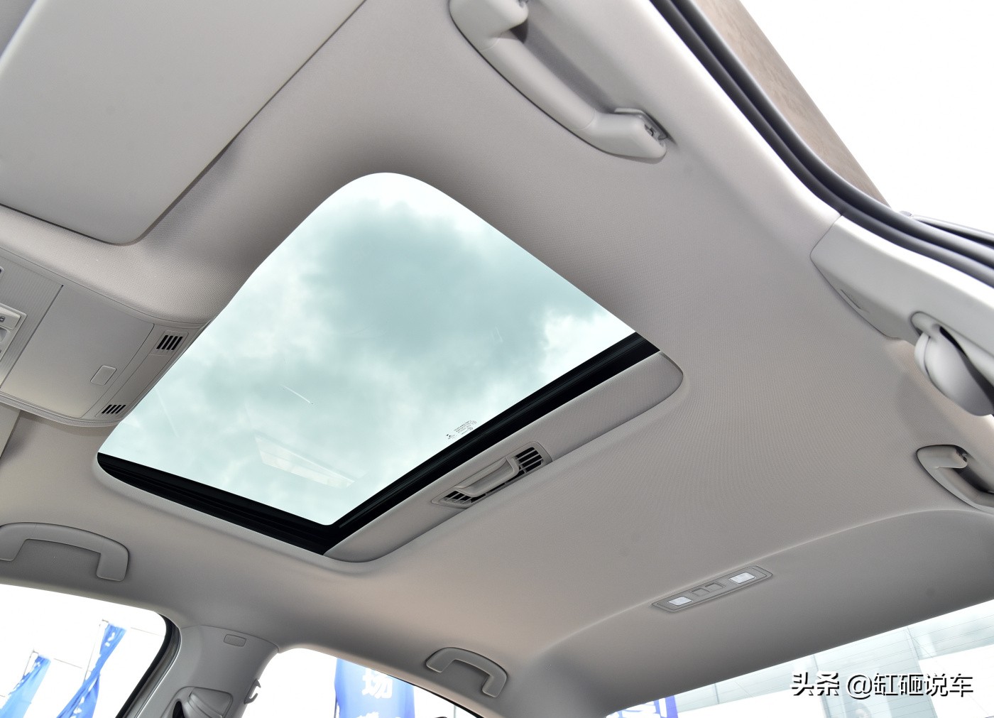 11万落地的宝来合资轿车省油,11款宝来10万左右