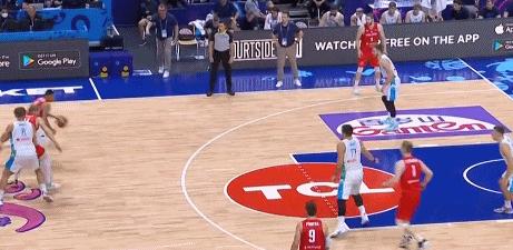 东契奇被打,东契奇因伤仅出战5分钟