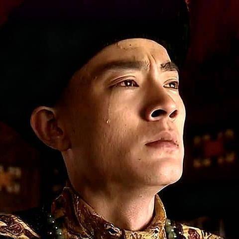 三岁半小孩入睡,三岁小孩就当了皇上