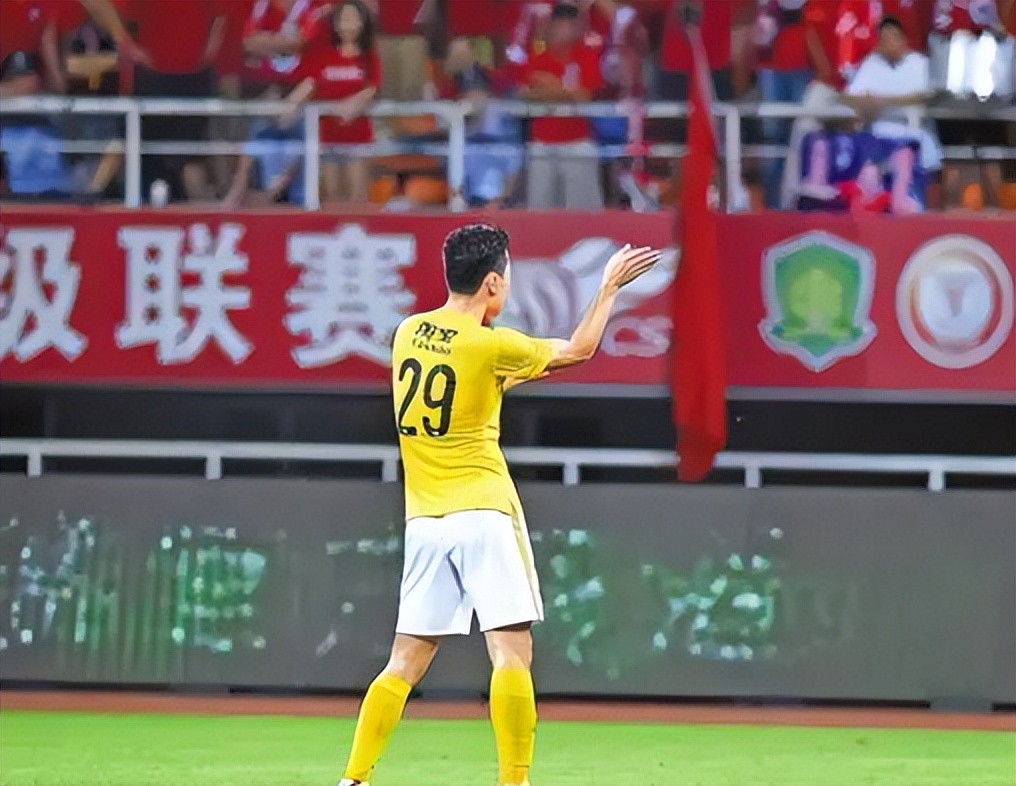 国足太太们颜值逆天,2021日本国足太太团