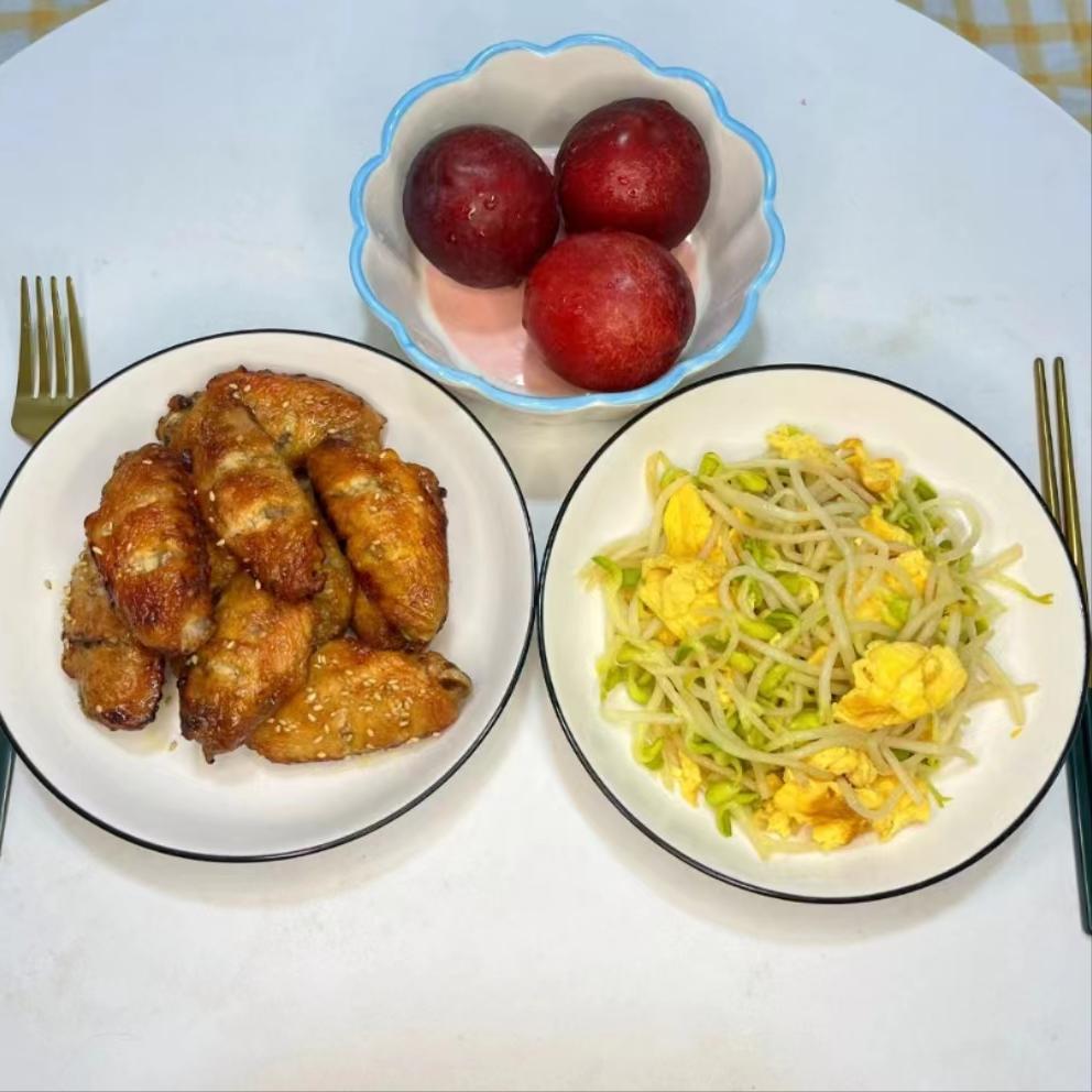 95后小伙一天三餐,95后小伙每天2元吃饭