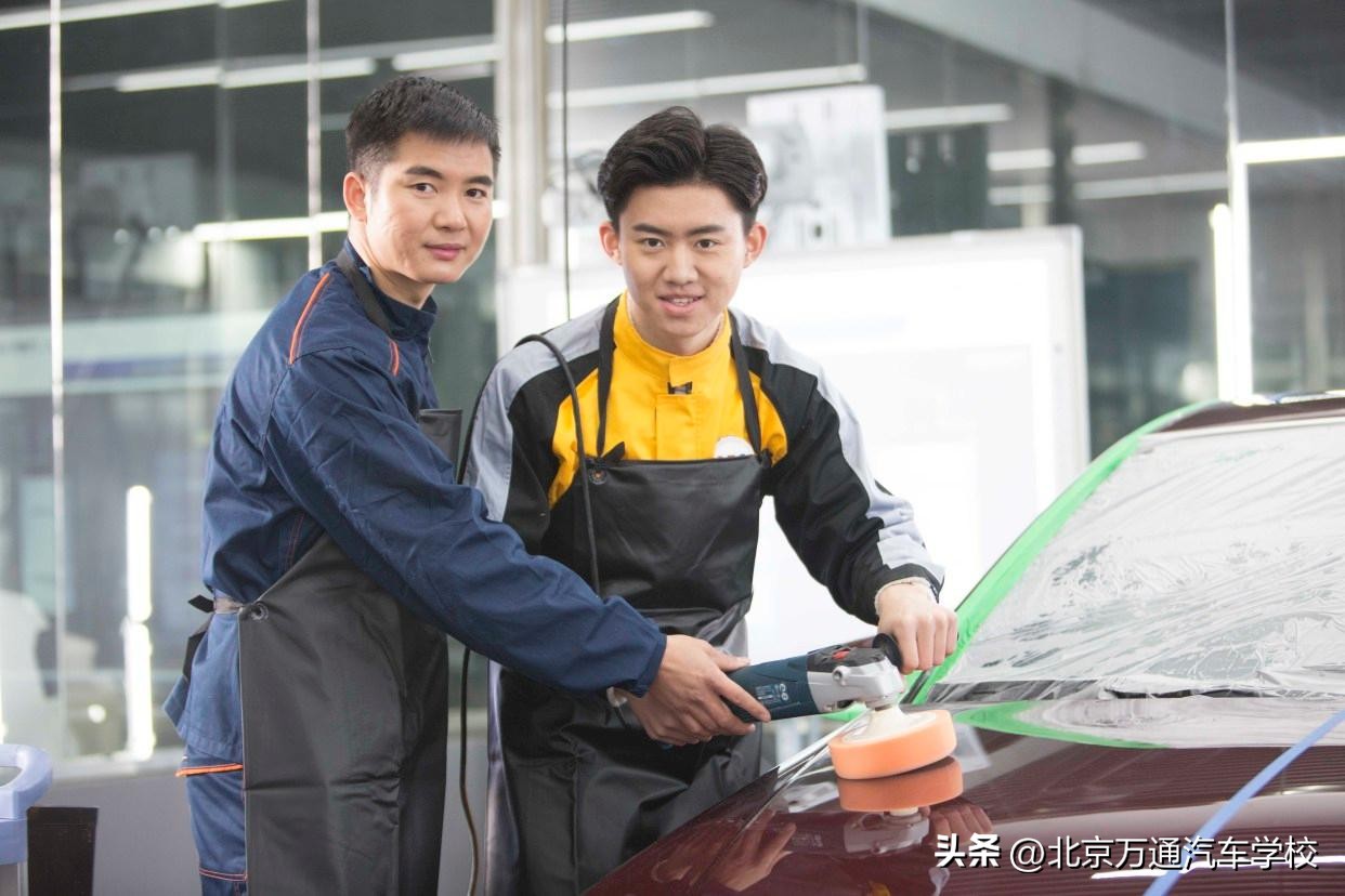 汽车美容装潢前景如何,汽修和汽车美容哪个行业前景好