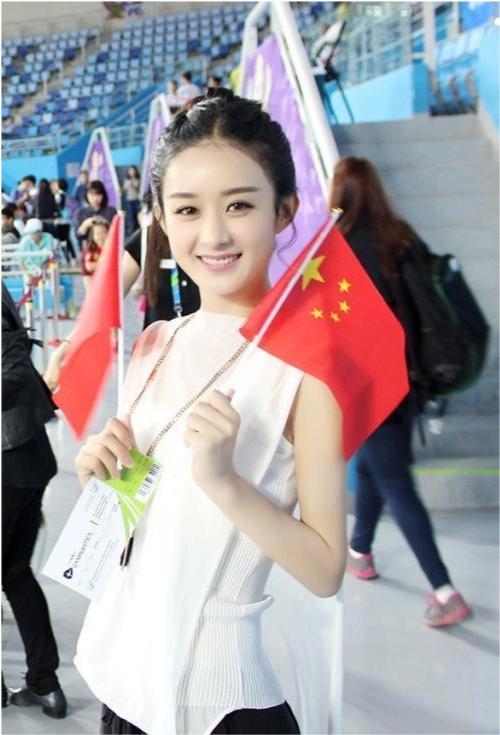 陈立农谈欧阳娜娜,诸多明星发文力挺谢娜