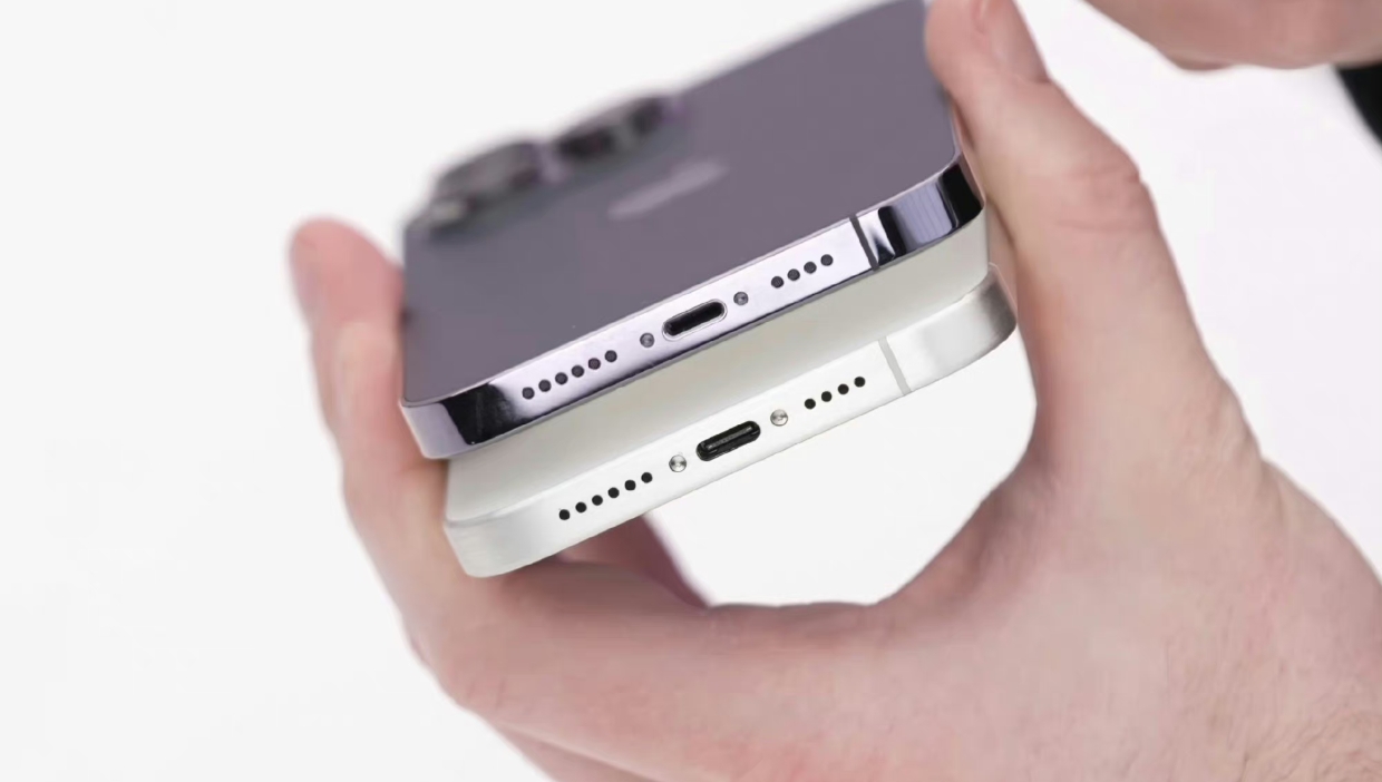 iPhone15UItra机模实拍,外观变化明显,边框更窄,手感更好