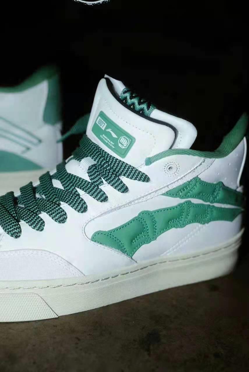 安踏反logo板鞋,耐克安踏李宁哪个板鞋好