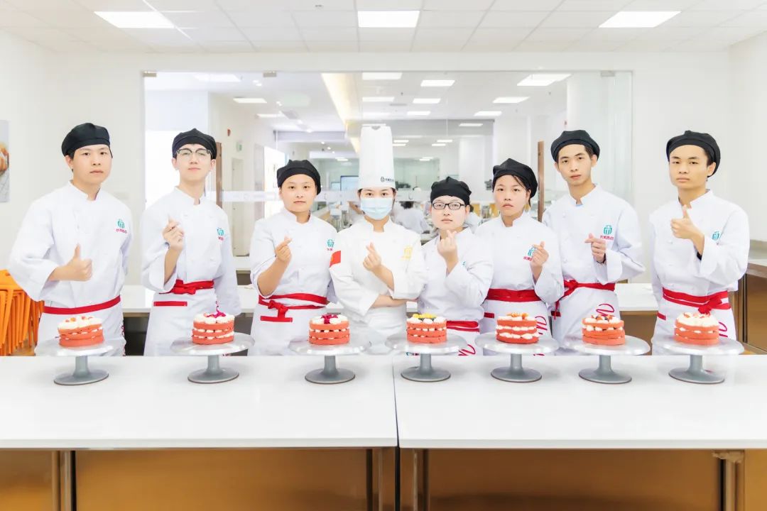 学西点烘焙蛋糕去哪家培训学校好,学西点真的好吗