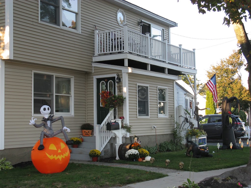 从巫镇到圣镇，一个女巫审判故事缘何转为万圣节狂欢之都