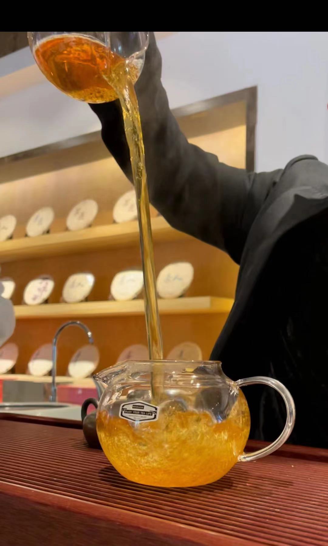 为什么普洱茶要蒸压,为什么普洱茶要压成铁饼