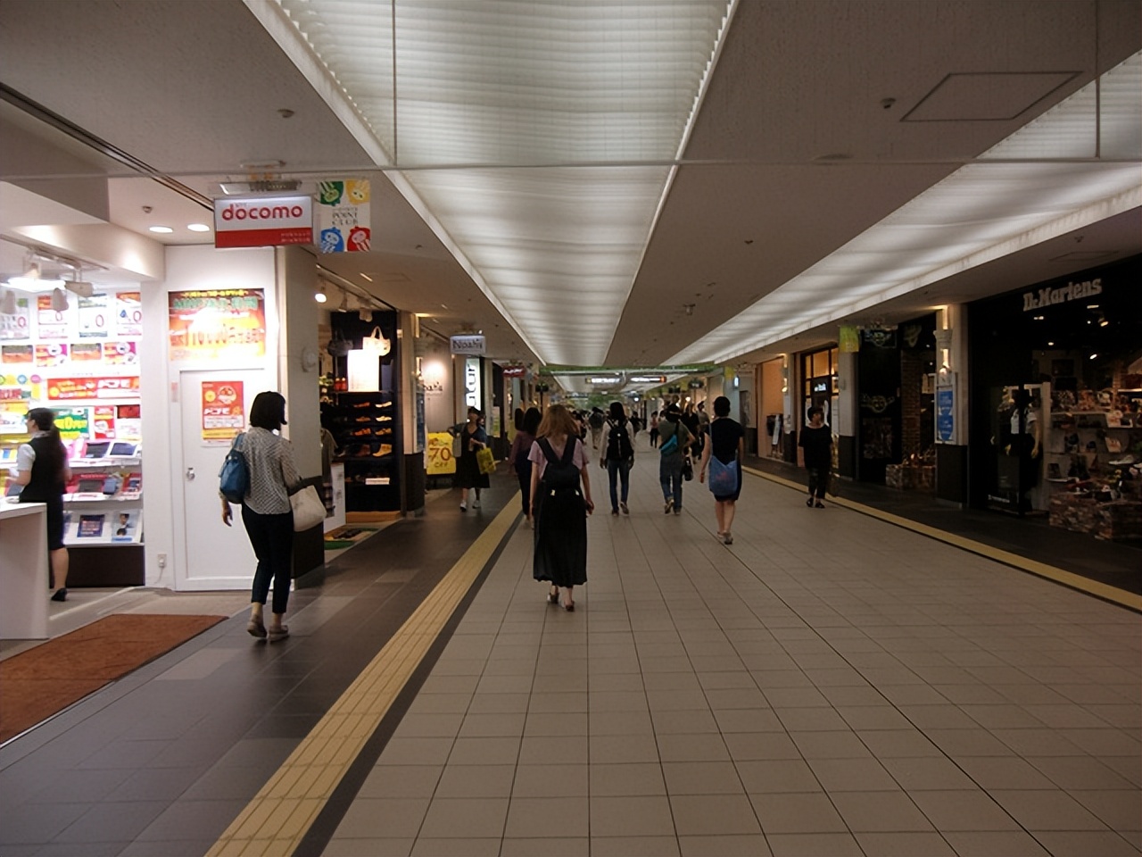 日本人为什么不热衷于网购呢,为什么日本人很少网购