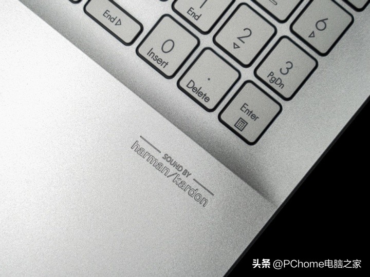 华硕无畏pro15锐龙版屏幕测评,华硕无畏pro15锐龙版屏幕60hz