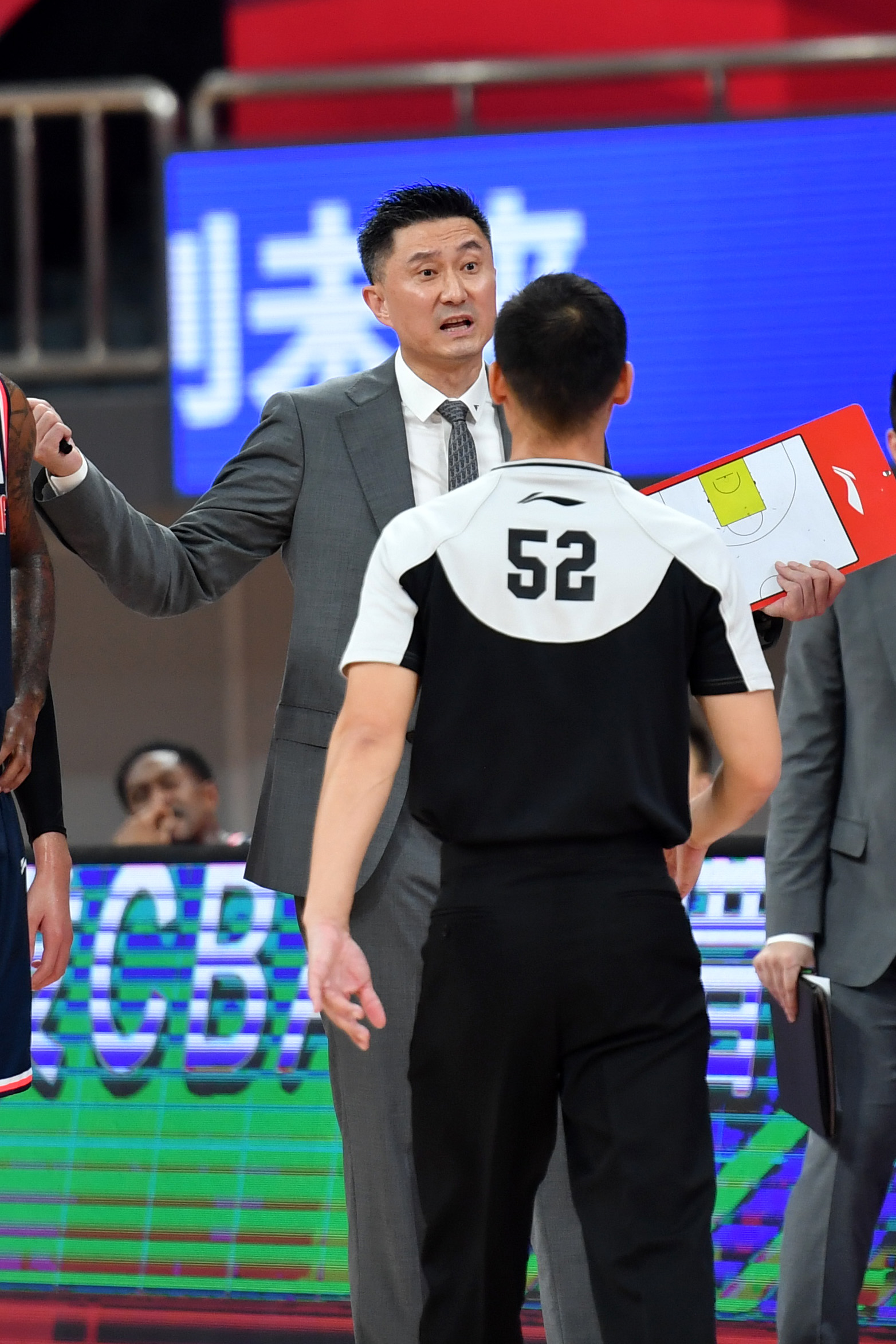 广东宏远杜锋现在怎么样了,广东宏远篮球俱乐部低谷