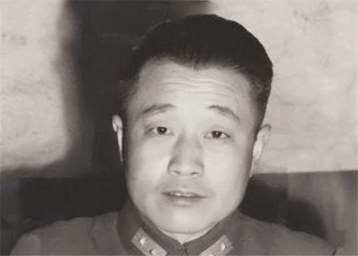 文强是毛主席表弟、周总理学生，建国后为何被关押26年？