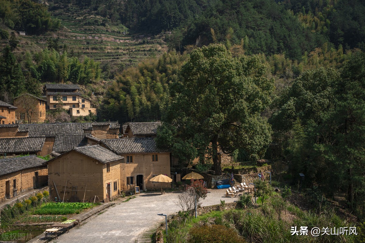 龙为什么代表祥瑞,屋顶安放龙有什么讲究