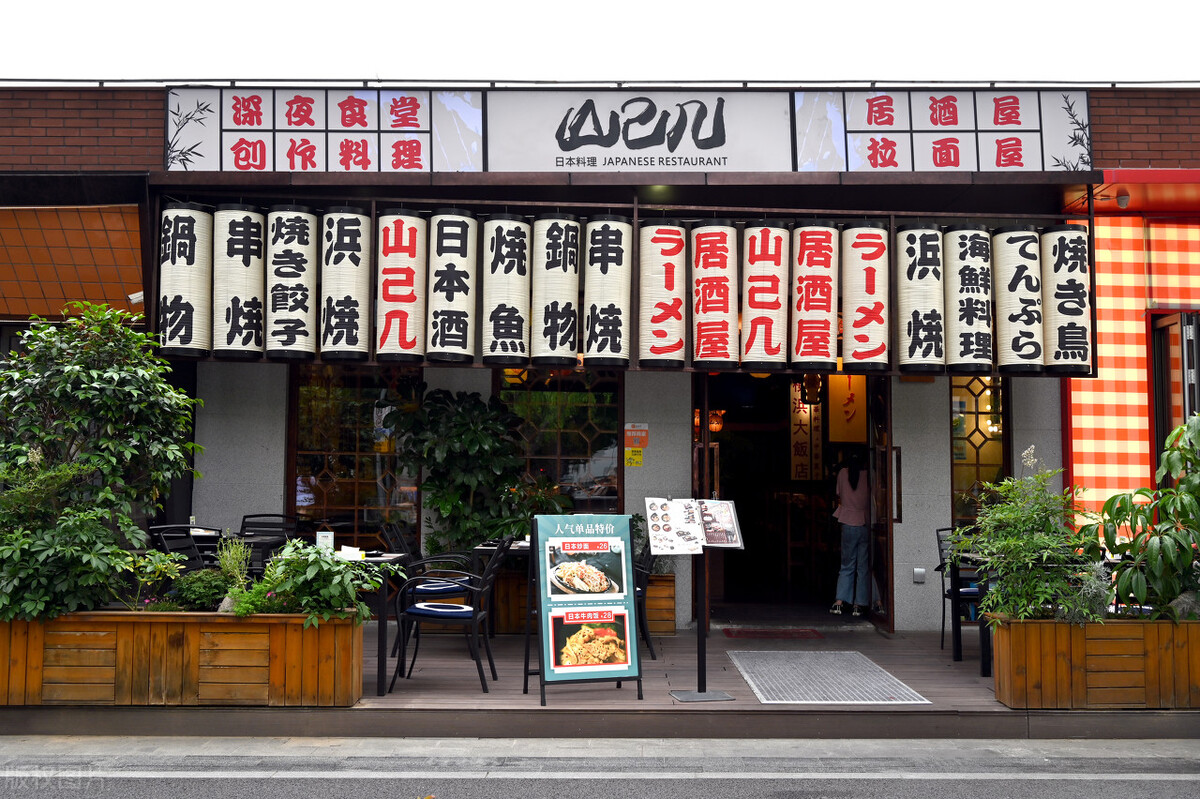 日本网购为什么比实体店好,为什么日本人喜欢去实体店购物