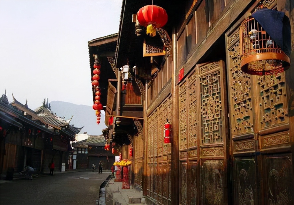 我，四川农村人，父亲是卖猪肉的，我逃离过，但如今我又回村生活