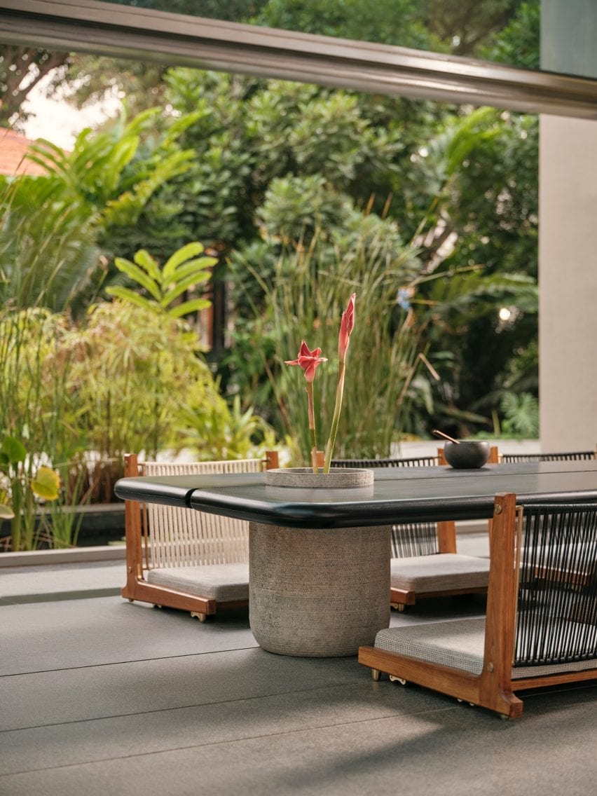 2021在时尚中创意，Dazeen陈列室12款椅子作品赏析