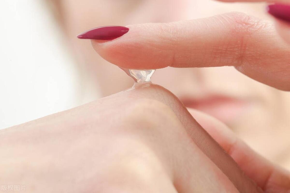 一来月经下面就长疙瘩,月经期间长了小疙瘩怎么办