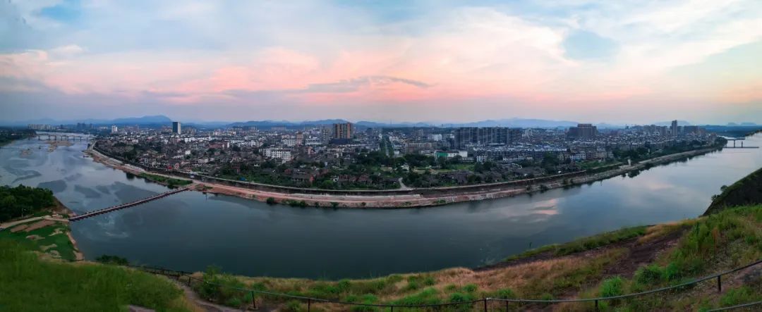 【上饶天下SHOW之铅山县】百年浮桥沧桑，百里信江画廊，辛弃疾巨雕缘何背城北望？