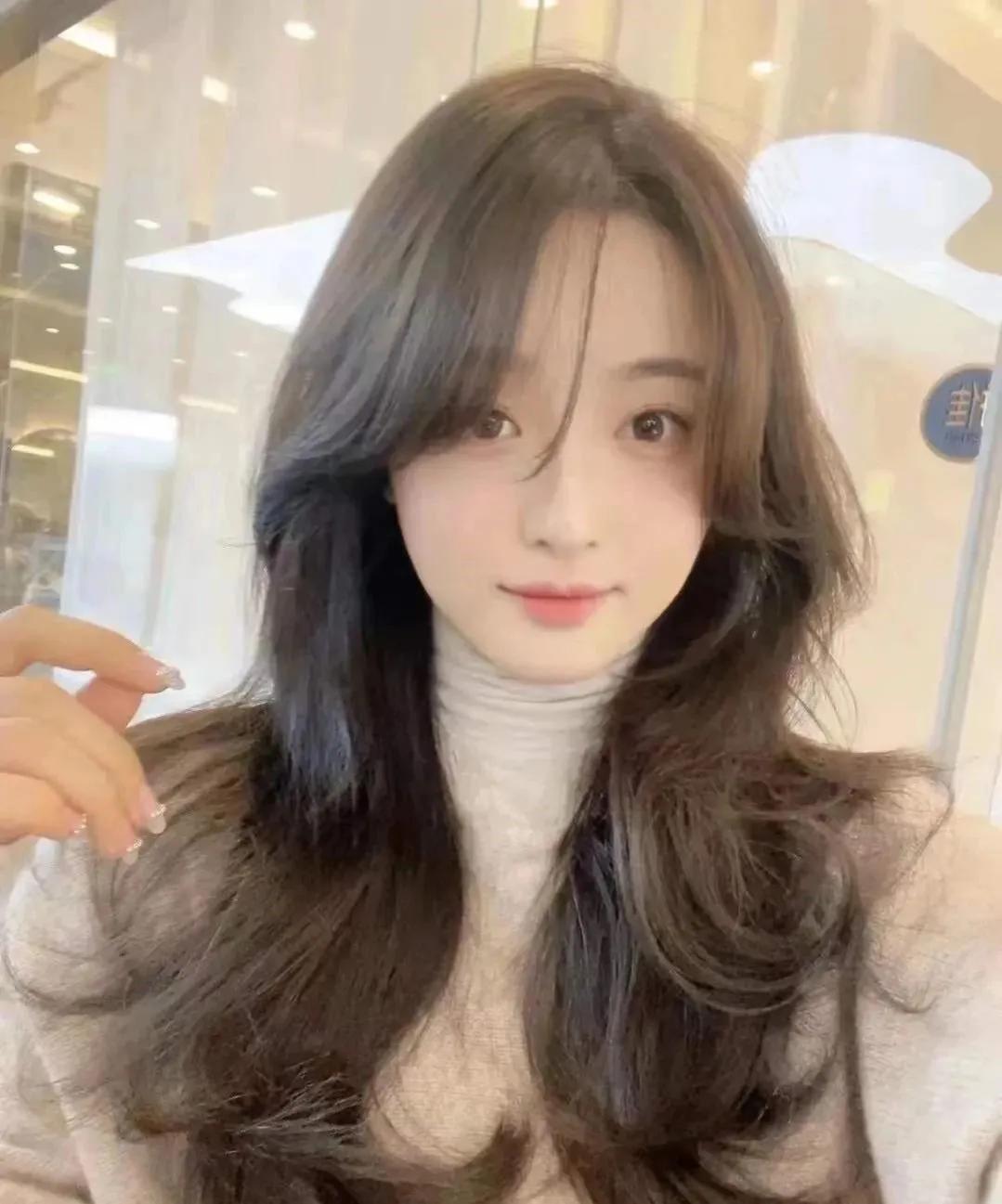 女生中长韩式浪漫气垫烫